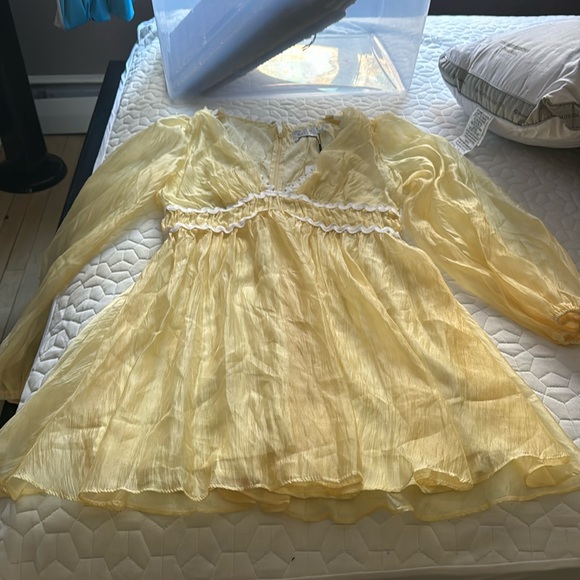 Hello Molly Dresses & Skirts - A spring yellow, hello Molly dress size large. Never been worn.